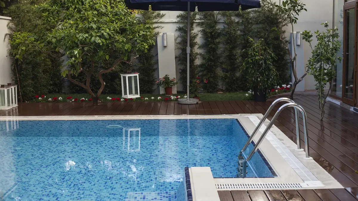 Idée contour de piscine
