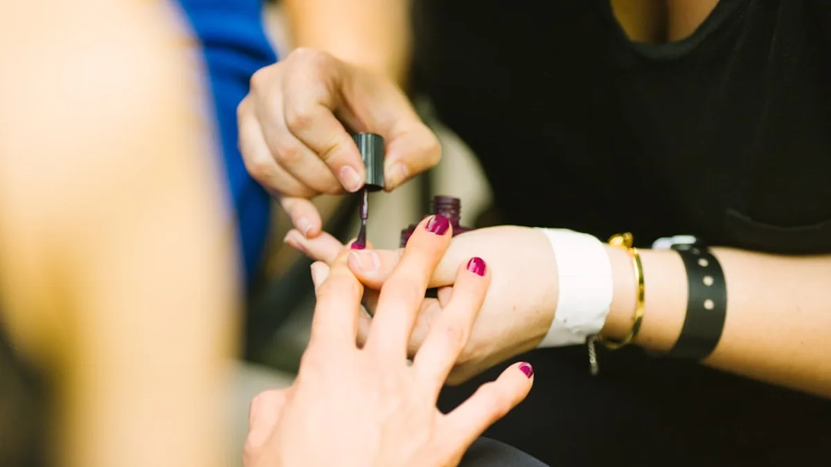Comprendre pourquoi les ongles se fragilisent